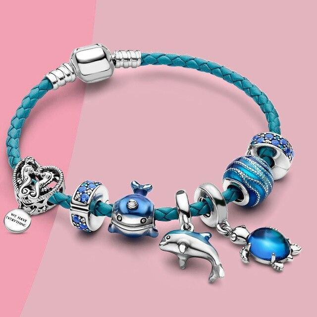 Pulseira Inspirada no Oceano com Bracelete de Couro e Pendentes Prateados
