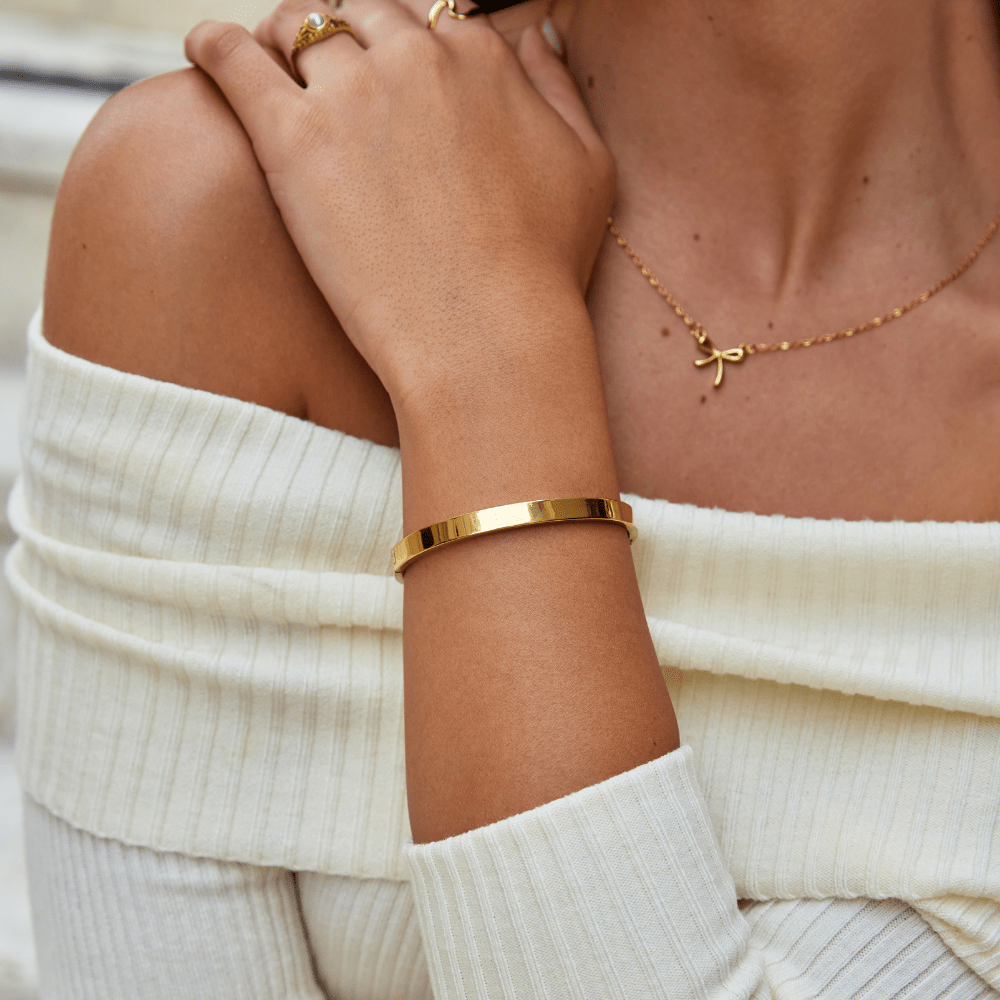 Bracelete Rígida Dourada Rina