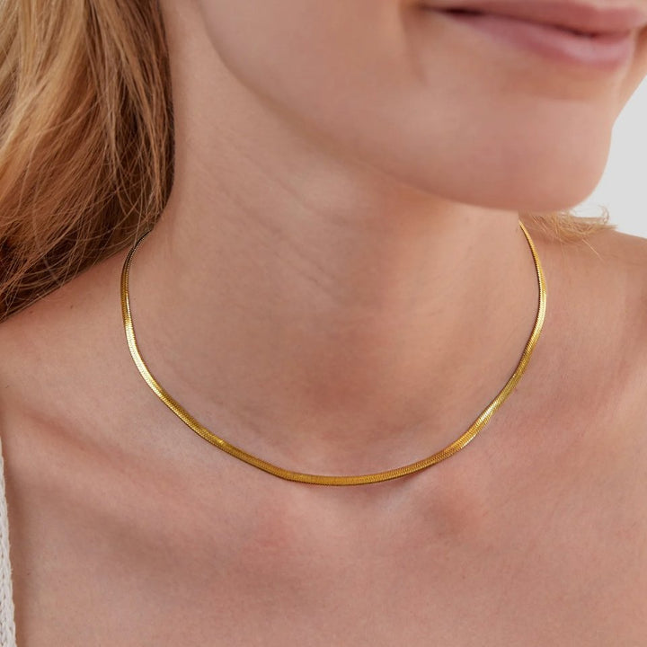 Colar Dourado com Corrente Cobra