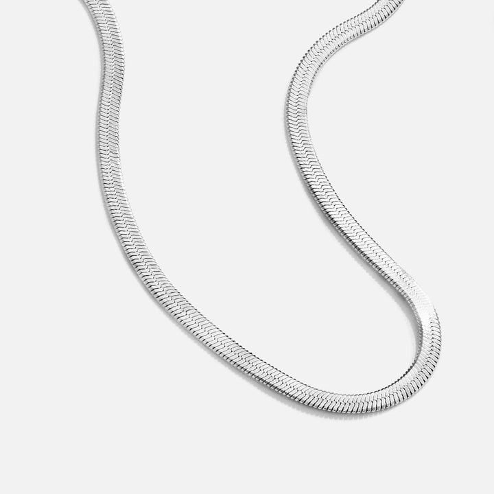 Colar Prateado Sarya com Corrente Serpente
