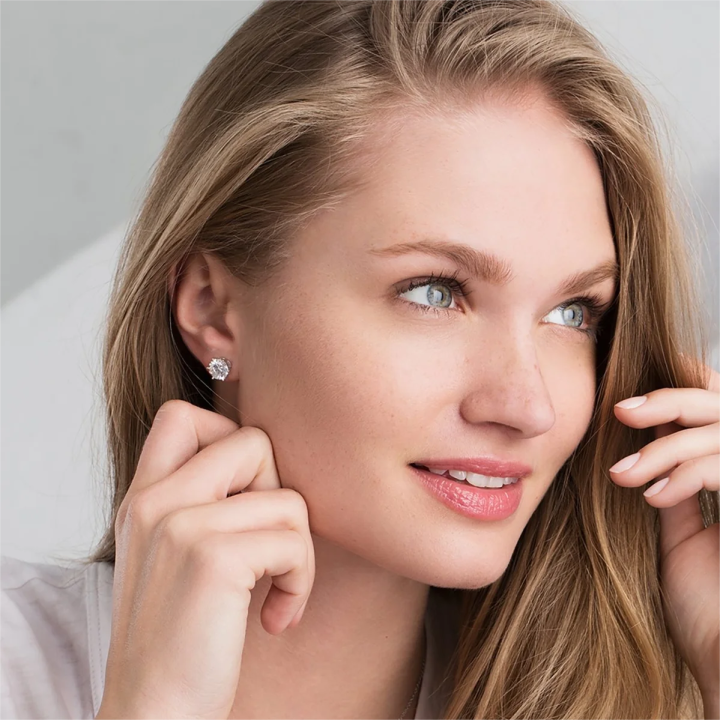 Brincos com Fecho de Rosca e Moissanite | Ouro Branco