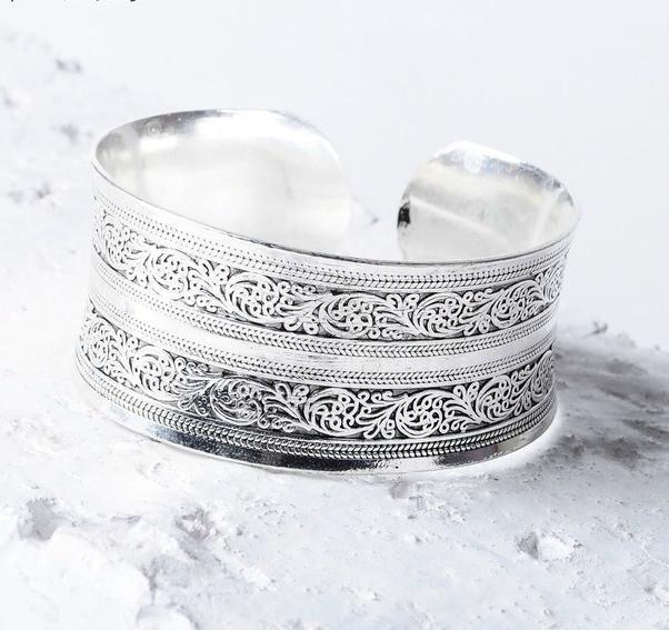 Pulseira Aberta Boho Prateada