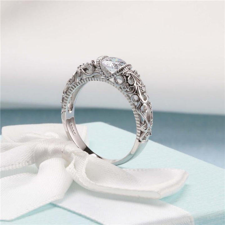 Anel Elegante em Prata 925