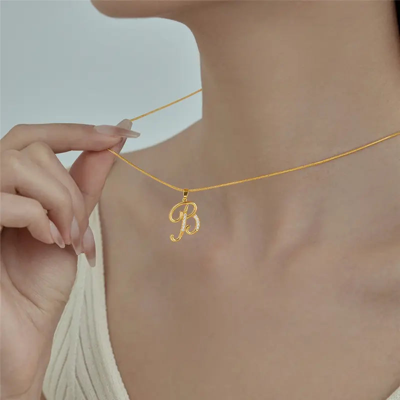 Colar Lily com Inicial
