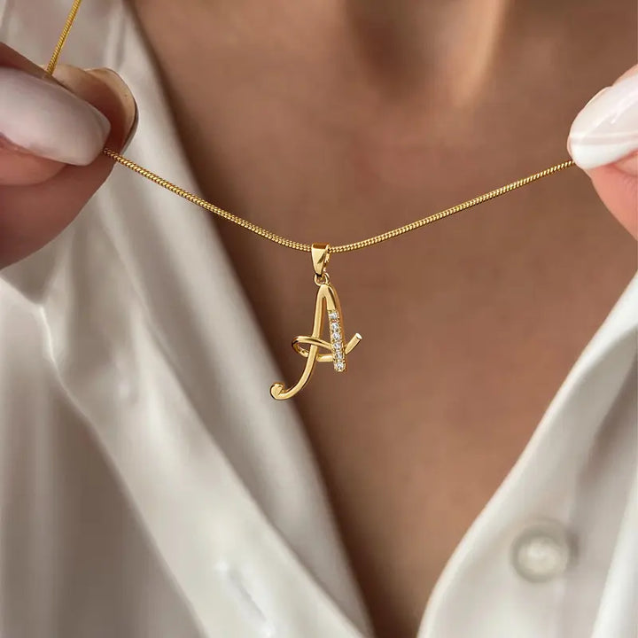 Colar Lily com Inicial