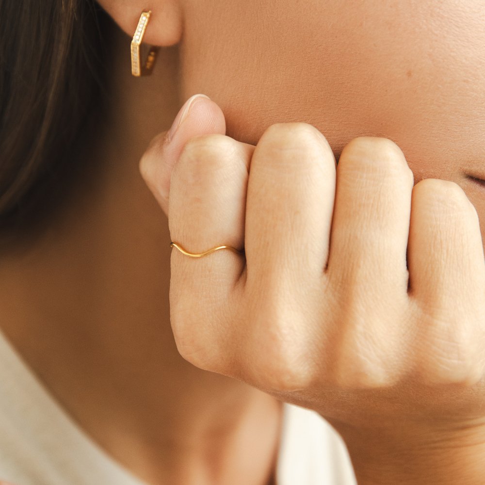Anel Dourado em Camadas Tina
