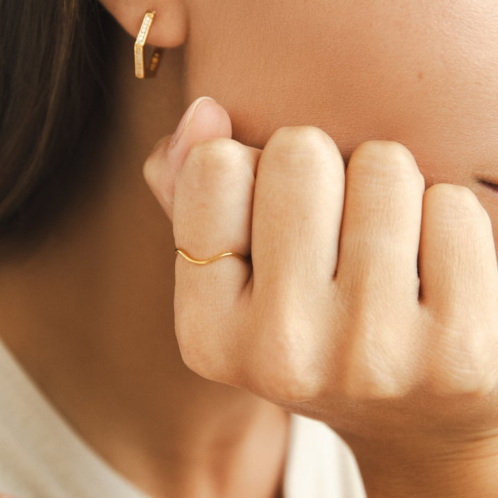 Anel Dourado em Camadas Tina