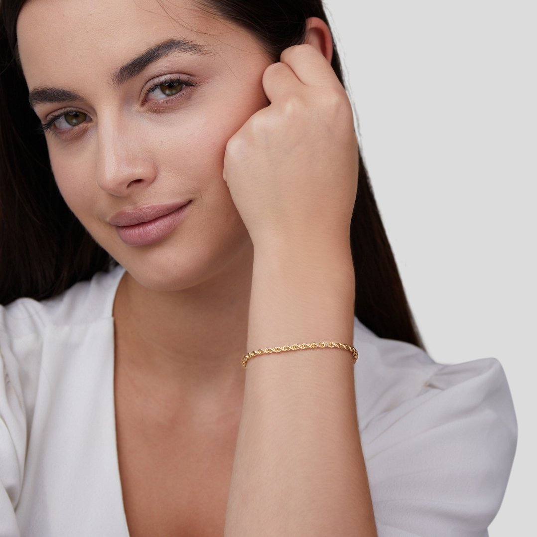 Pulseira Dourada Torcida Elegante